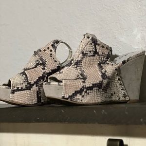 Carlos Santana heels/wedges